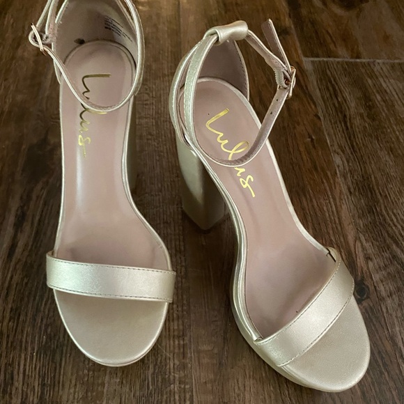 LuLus Gold Satin Strappy Heals Sz.5 Worn 1 Time - Picture 5 of 5